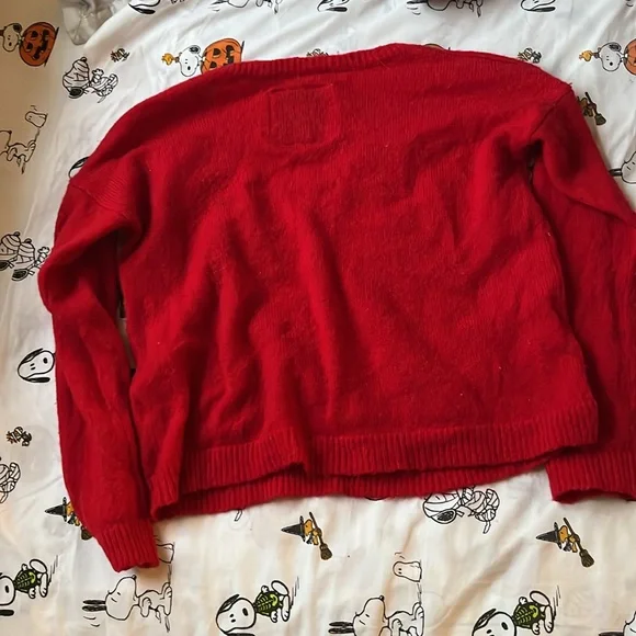 Red sweater - Picture 5 of 5